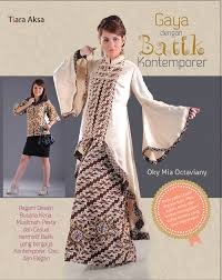 Image of Gaya dengan batik kontemporer